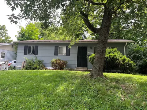 10224 Lord Dr, Saint Louis, MO 63136
