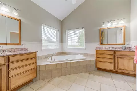 Bath - 601 Evergreen Ter, O'fallon, MO 63366 photo 1 of 9
