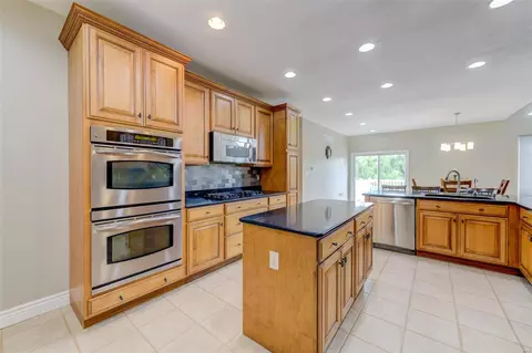 Kitchen - 601 Evergreen Ter, O'fallon, MO 63366 photo 3 of 5
