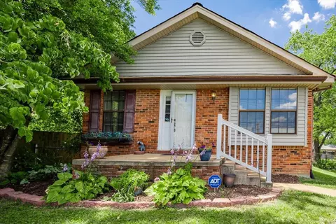 8315 Valcour Ave, Saint Louis, MO 63123