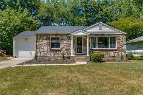 1909 Stillwater Dr, Saint Louis, MO 63114