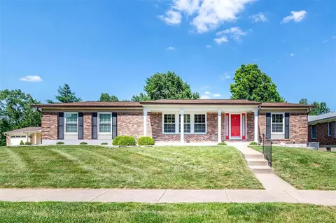 11971 Brookington Dr, Bridgeton, MO 63044