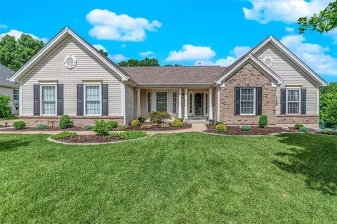 5761 Westchester Farm Dr, Weldon Spring, MO 63304