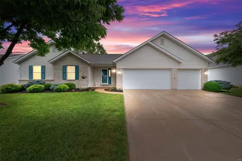 40 Seabiscuit Dr, Saint Charles, MO 63301