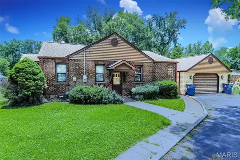 101 Osage Dr, Collinsville, IL 62234