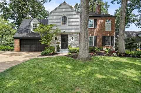 1650 Dearborn Dr, Warson Woods, MO 63122