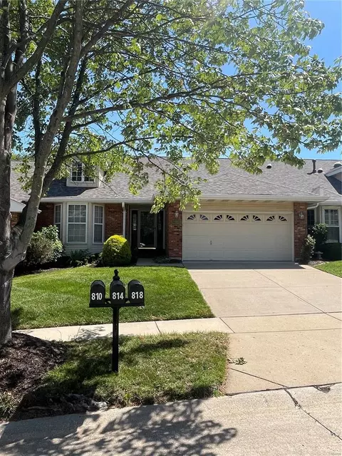 814 Braefield Ct #59, Chesterfield, MO 63017