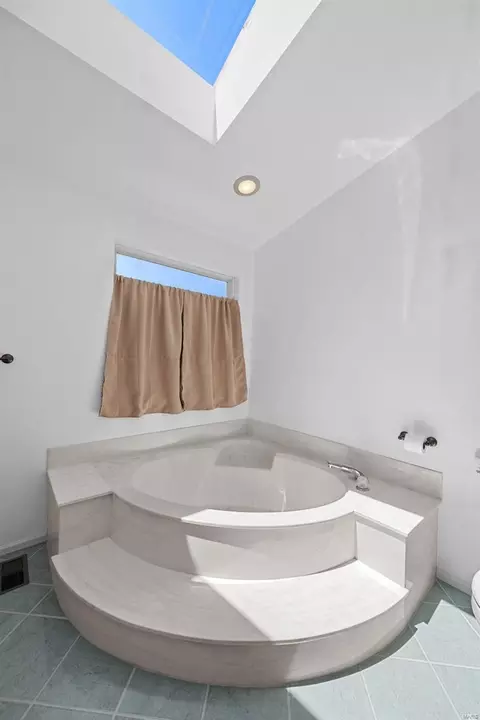 Bath - 7282 Picasso Dr, O'fallon, MO 63368 photo 3 of 5