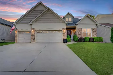 183 Berry Manor Cir, Saint Peters, MO 63376