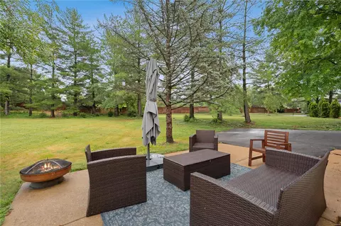 Exterior - 2112 Bow Tree Ct, Chesterfield, MO 63005 photo 3 of 4