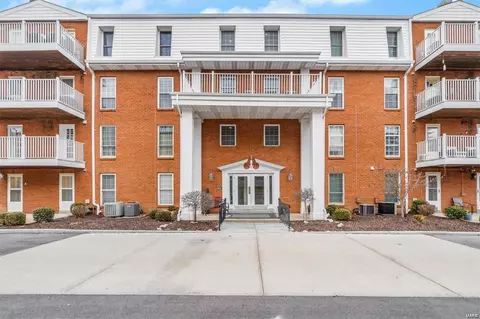 14443 Bantry Ln #22, Chesterfield, MO 63017