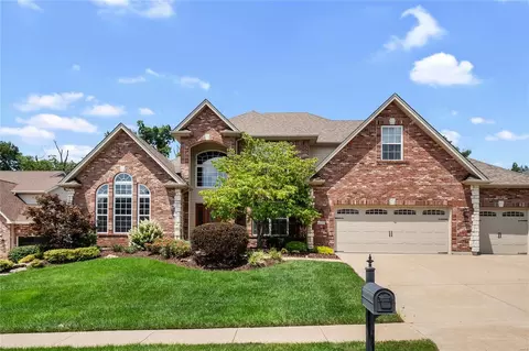 1521 Heather Glen Dr, Lake Saint Louis, MO 63367