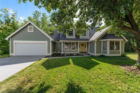 405 Forsheer Dr, Chesterfield, MO 63017
