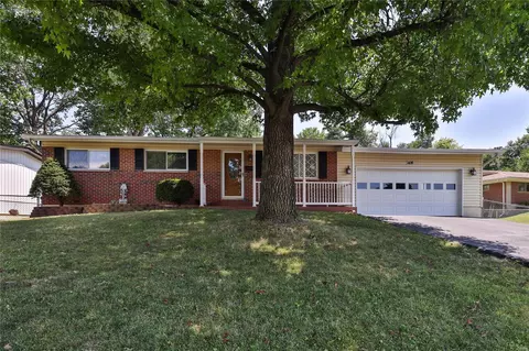 408 S Cadillac Dr, Saint Charles, MO 63301