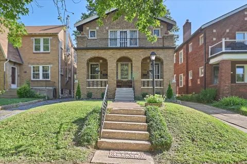 3919 Dover Pl, Saint Louis, MO 63116