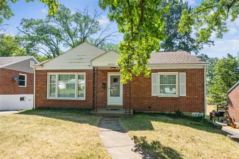 2830 Gainsboro Ct, Saint Louis, MO 63121