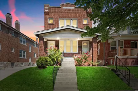 4953 Holly Hills Ave, Saint Louis, MO 63109