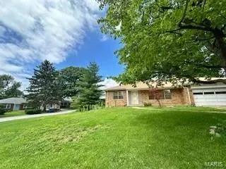 Exterior - 9809 E Grantview Dr, Saint Louis, MO 63123 photo 1 of 1