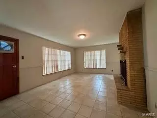 Living - 9809 E Grantview Dr, Saint Louis, MO 63123 photo 1 of 4