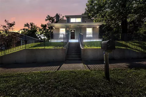 2934 Ashby Rd, Saint Louis, MO 63114