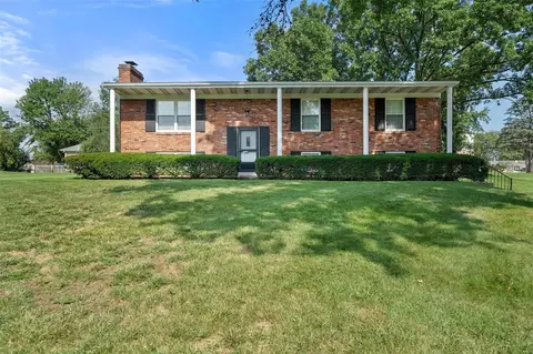 249 Churchill Ln, Ballwin, MO 63011
