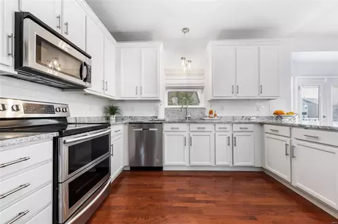 Kitchen - 122 Towergate Dr, Lake Saint Louis, MO 63367 photo 3 of 3