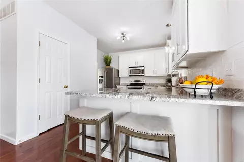 Kitchen - 122 Towergate Dr, Lake Saint Louis, MO 63367 photo 2 of 3