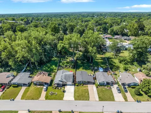 View/Area - 412 Ballwin Ave, Ballwin, MO 63021 photo 3 of 3