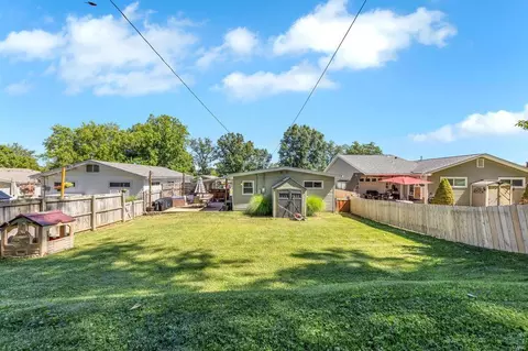 Exterior - 412 Ballwin Ave, Ballwin, MO 63021 photo 6 of 12