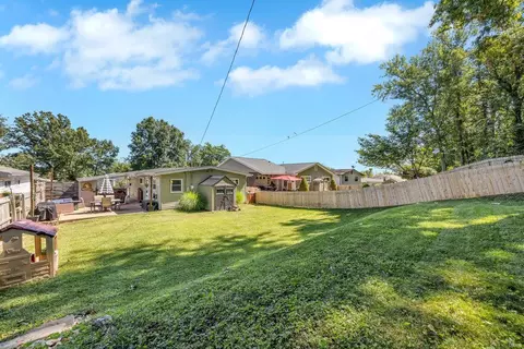 Exterior - 412 Ballwin Ave, Ballwin, MO 63021 photo 5 of 12