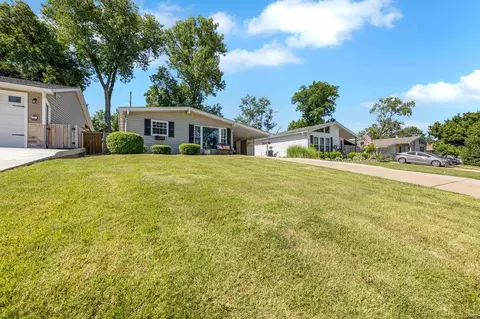 Exterior - 412 Ballwin Ave, Ballwin, MO 63021 photo 7 of 12