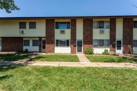 7360 Hazelcrest Dr, Hazelwood, MO 63042