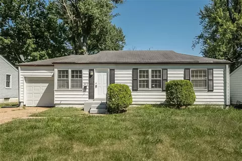 10112 Ashbrook Dr, Saint Louis, MO 63137