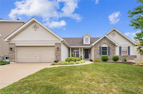 416 Valley Spring Dr, O'fallon, MO 63366