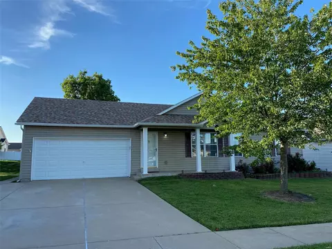 109 Brookshire Creek Dr, Wentzville, MO 63385
