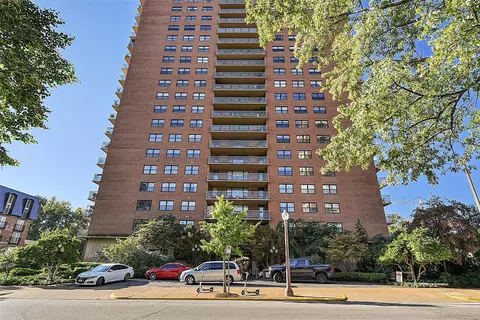4466 W Pine Blvd #18A, Saint Louis, MO 63108