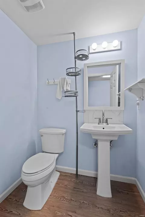Bath - 913 Glenmill Dr, Manchester, MO 63021 photo 5 of 5