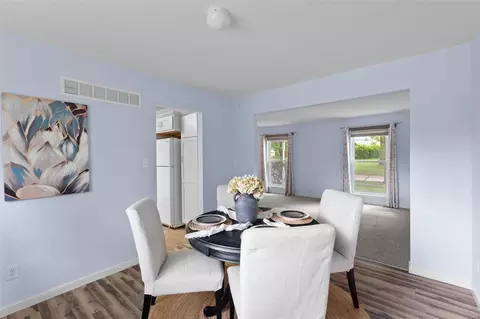 Dining - 913 Glenmill Dr, Manchester, MO 63021 photo 4 of 4