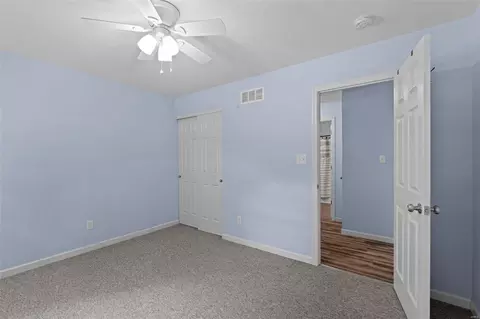 Bedroom - 913 Glenmill Dr, Manchester, MO 63021 photo 4 of 8