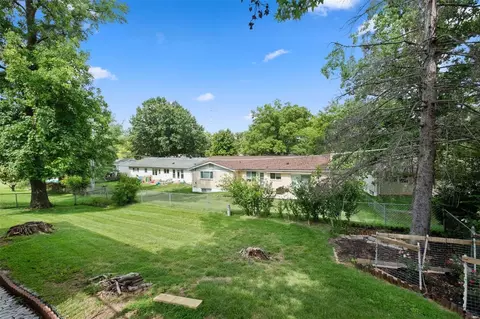 Exterior - 913 Glenmill Dr, Manchester, MO 63021 photo 8 of 9