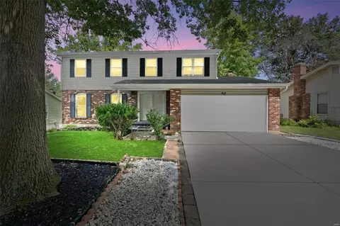 913 Glenmill Dr, Manchester, MO 63021