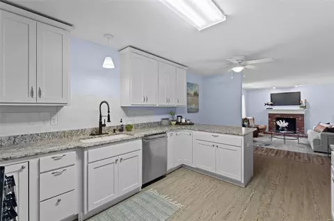 Kitchen - 913 Glenmill Dr, Manchester, MO 63021 photo 1 of 3