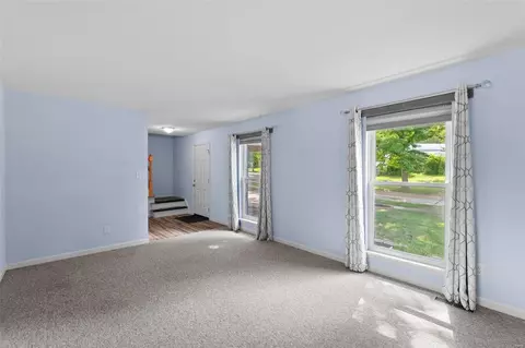 Living - 913 Glenmill Dr, Manchester, MO 63021 photo 3 of 8