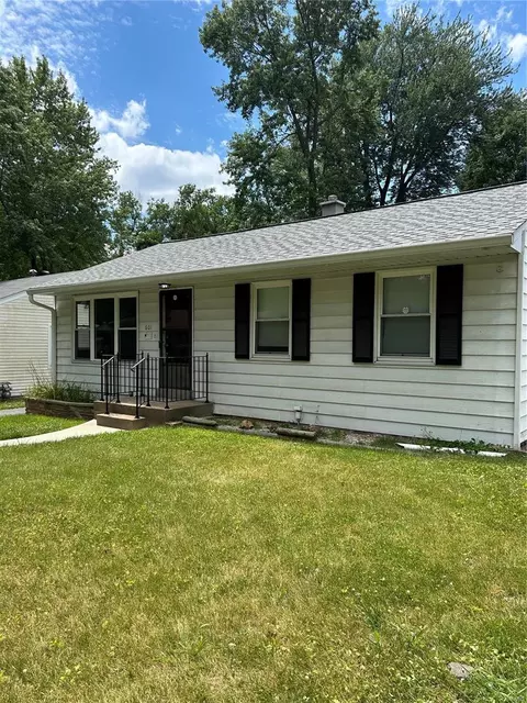 605 Teston Dr, Saint Louis, MO 63135