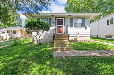 9978 Lark Ave, Saint Louis, MO 63125