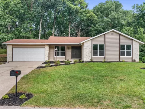 724 Magnolia Ln, Saint Peters, MO 63376