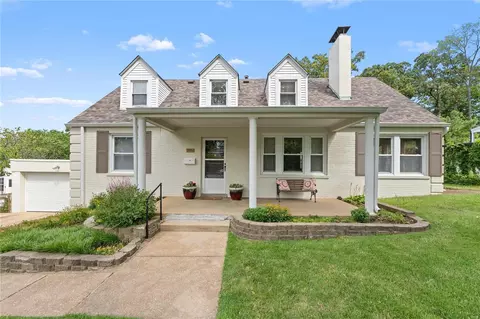 905 Briarton Dr, Saint Louis, MO 63126
