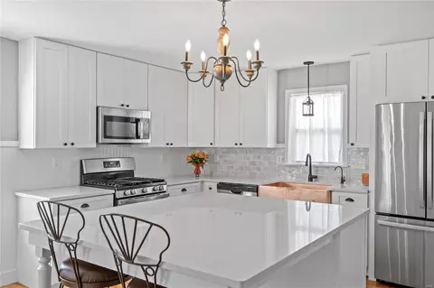 1209 Caulks Hill Rd, Saint Charles, MO 63304