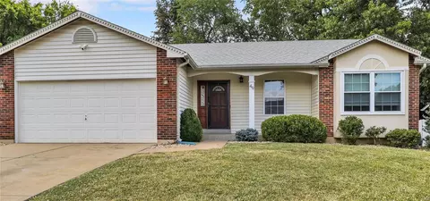 49 Kingsbridge Ct, Saint Charles, MO 63304