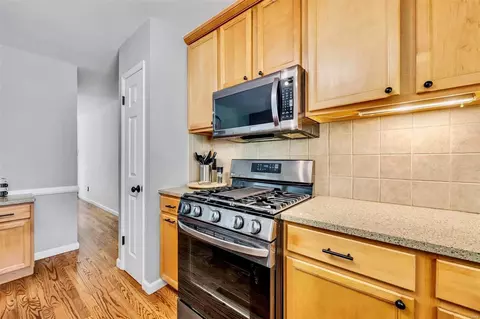 Kitchen - 950 Beacon Woods Ct, Manchester, MO 63021 photo 4 of 7